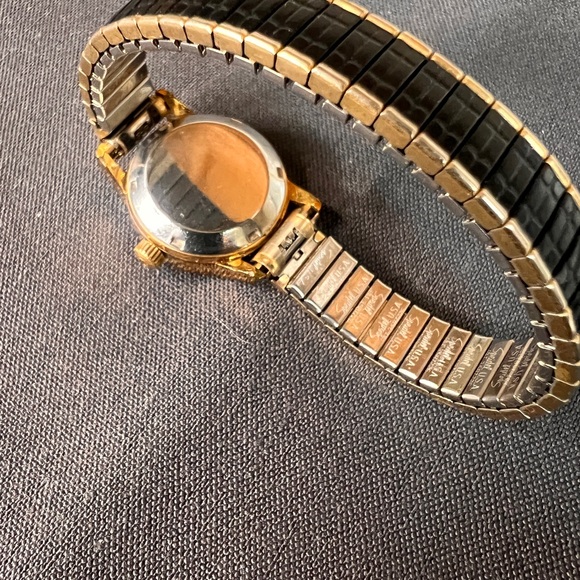 Classic Ladies Omega Watch - Picture 6 of 6